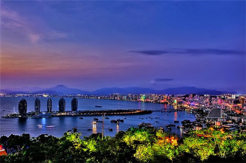 美妆店创业项目的理由，美妆店免费创业方案怎么写